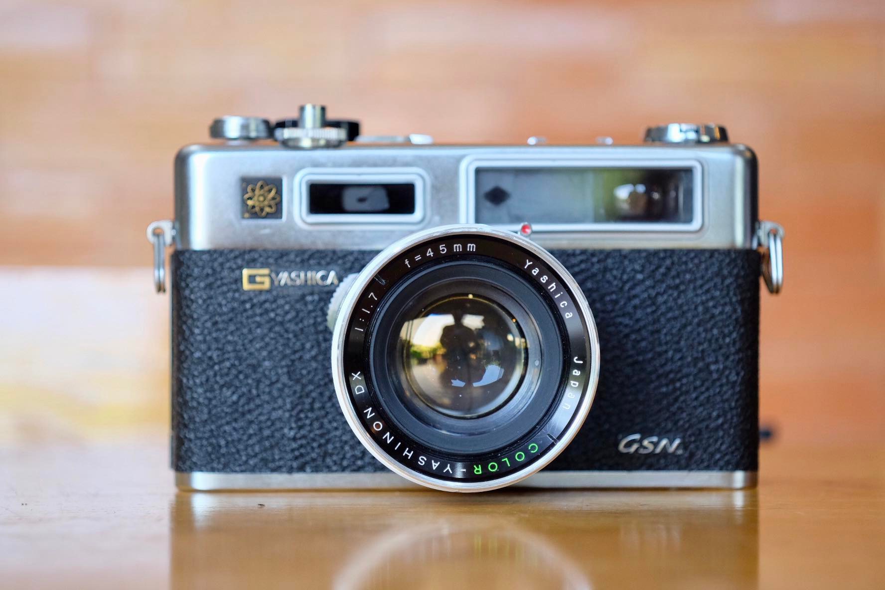 YASHICA ELECTRO 35 GSN COLOR YASHINON DX 45MM. F1.7