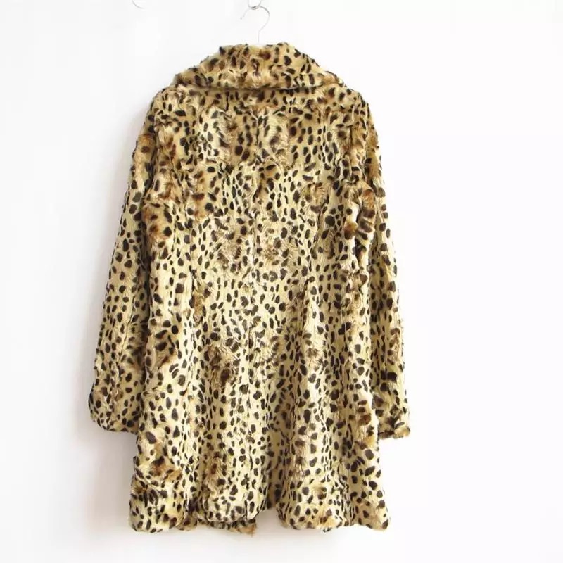 Etam เสื้อโค้ท แต่งขน ลายเสือดาว สีเหลืองนูททอง โค้ทยาว แต่ชงขนหนานุ่ม เนื้อละเอียด ลายเสือดาว สวย หรู งานแบรนด์เนมหรู ETAM จากฝรั่งเศส แท้100% คะ Size S ลายเสือ