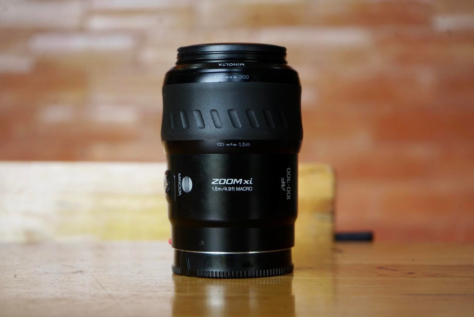 MINOLTA AF ZOOM XI 100-300MM.F4.5(32)-5.6 A MOUNT