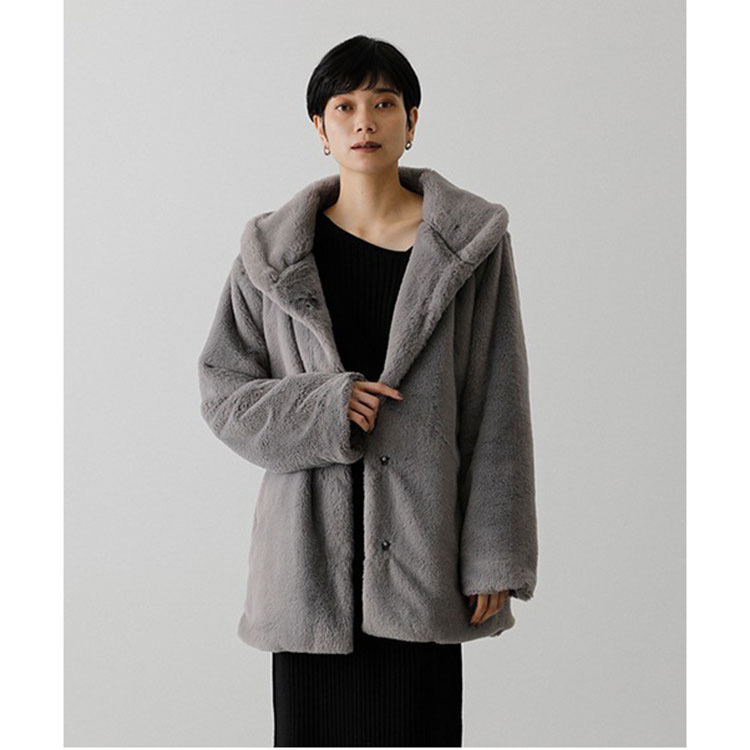 เสื้อโค้ทเฟอร์ โค้ทขนสัตว์เทียม แบรนด์ AZUL by moussy สีเทา ขนนุ่ม งานสวย พรีเมี่ยมมากเลยคะ งานช็อปแท้100% คะ SIe S/M/L สำเนา สำเนา น้ำตาล