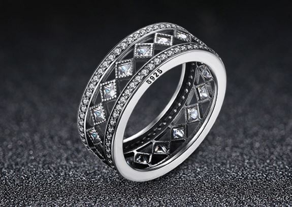 แหวนเงินแท้ 925 Sterling แหวนผู้หญิง แบบวงใหญ่ ลวดลาย คลาสสิค ดีไซน์ ฝังเพชร CZ AAA รอบวง แหวนใส่เที่ยว ใส่เท่ ๆ สุดหรู 882420