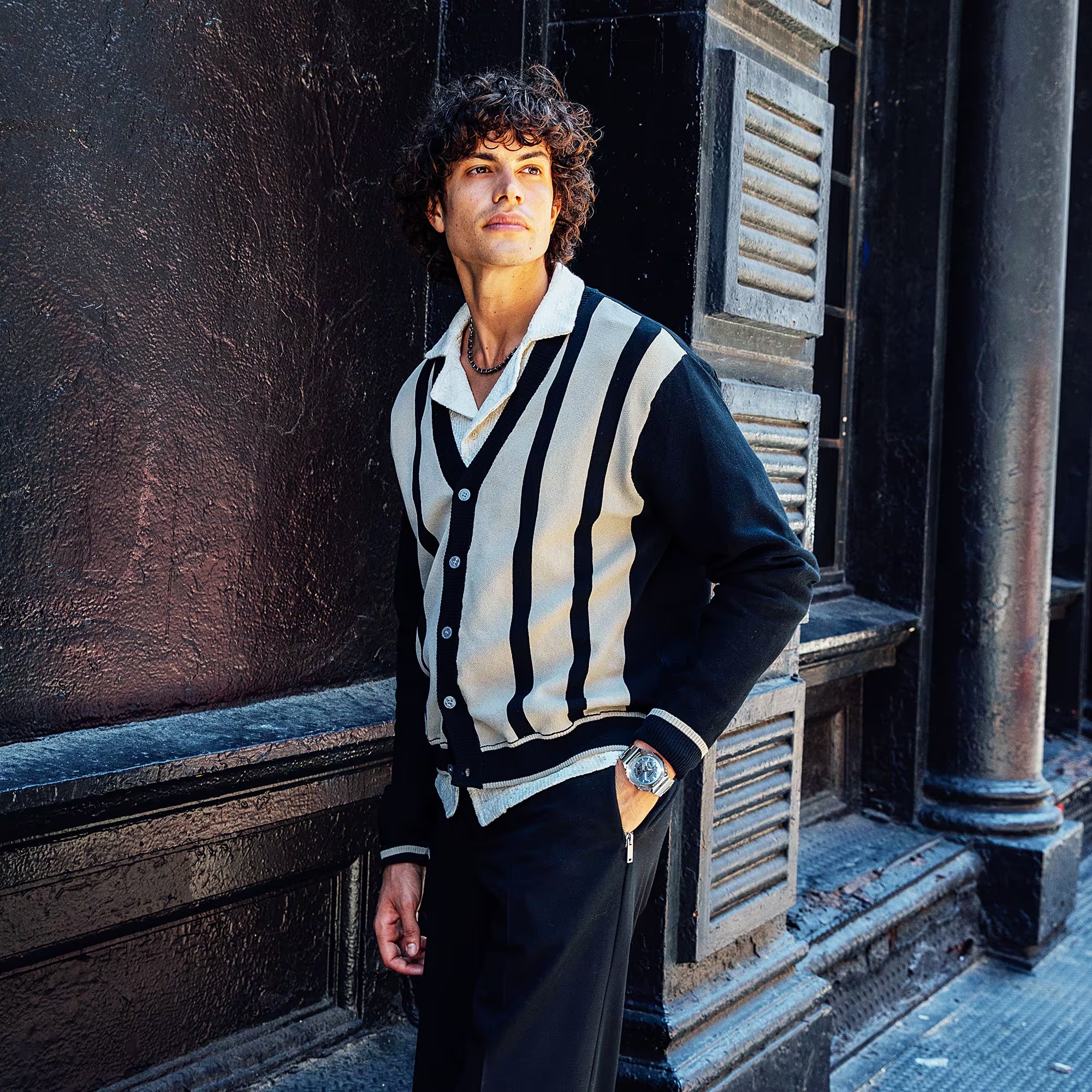 CASIO G-SHOCK นาฬิกาข้อมือ นาฬิกากันน้ำ นาฬิกาของแท้ ประกันศูนย์ CMG 1 ปี รุ่น GM-2110D-2A นาฬิกาสีเงิน