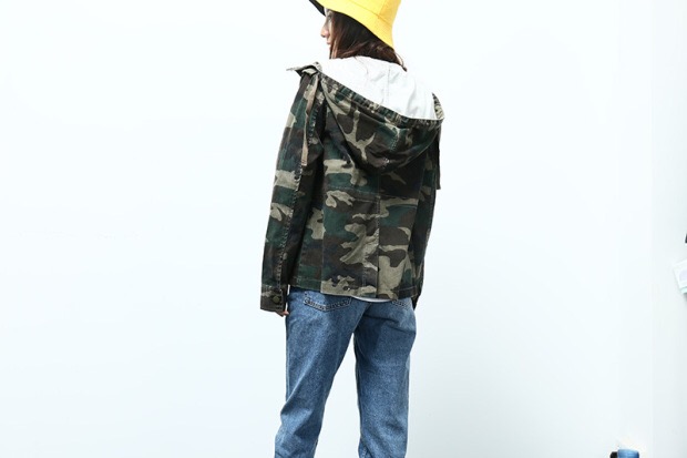 เสื้อฮู้ดทหาร เสื้อคลุม สีลายพรางทหาร เสื้อนอก งานสวย เท่ห์มากคะ (หมวกฮู้ดถอดได้คะ) สำเนา ลายพราง