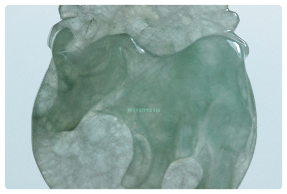 หยกน้ำแข็งแกะสลักเป็นรูปวัว(ฉลู) สิ้นค้าหมด