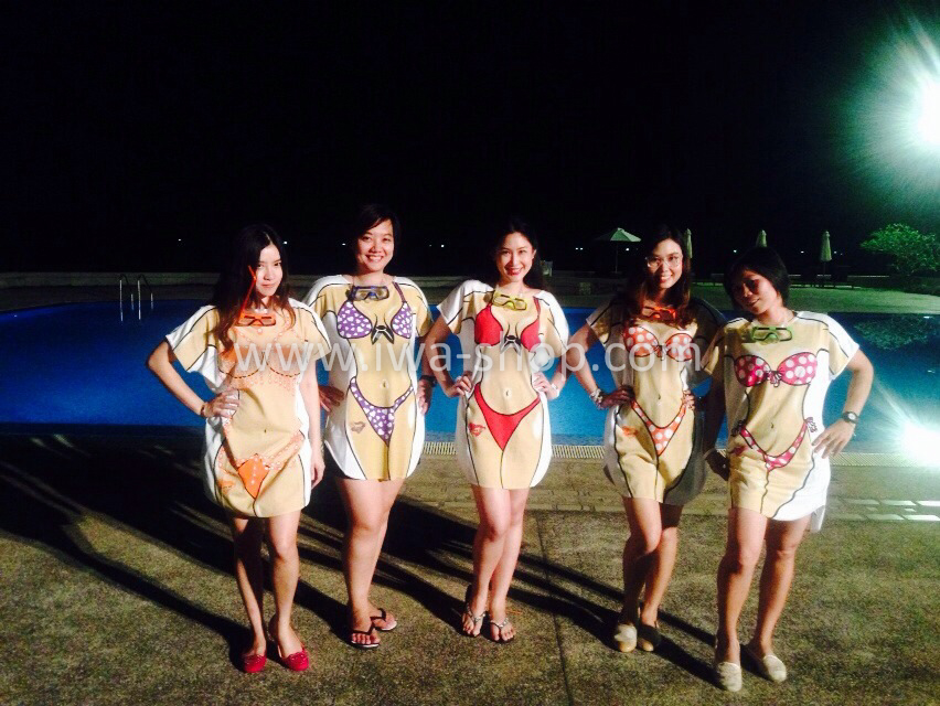 เสื้อลายบิกินี่ลายเสือแดง เสื้อยืดลายบิกินี่ เสื้อสกรีนลายบิกินี่ เสื้อลายชุดว่ายน้ำ เสื้อฮาๆ พิมพ์ลายเซ็กซี่ ชุดเดรสลายบิกินี่ ชุดไปทะเล ชุดเที่ยวทะเล เสื้อผ้าไปทะเล