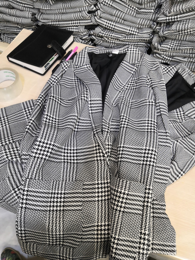 เสื้อโค้ท เสื้อคลุม ทรงสูท ลายตารางเทาดำ เสื้อคลุม เบลเซอร์ Blazer check ❄️แบรนด์✨H&M✨ แท้💯% แบรนด์ H&m