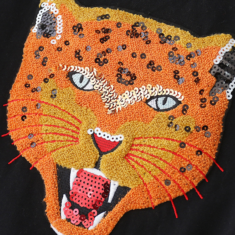 เสื้อหนาวไหมพรม สีดำ ลายปักเลื่อม หน้าเสือ FELINE เนื้อผ้ายืด นุ่ม สวย งานญี่ปุ่น sinsay คะ Size L