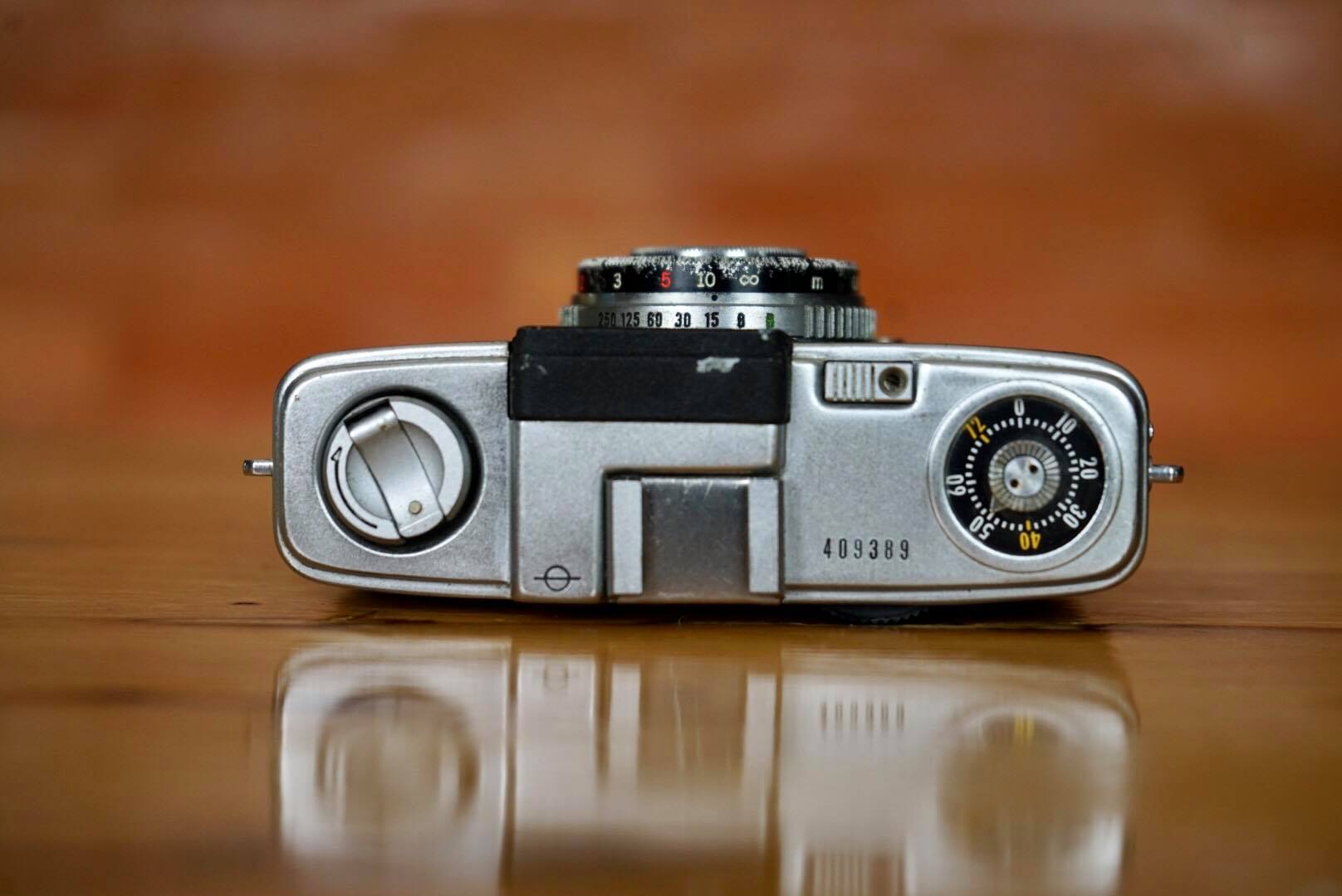 OLYMPUS-PEN S OLMPUS D. ZUIKO 30MM. F2.8