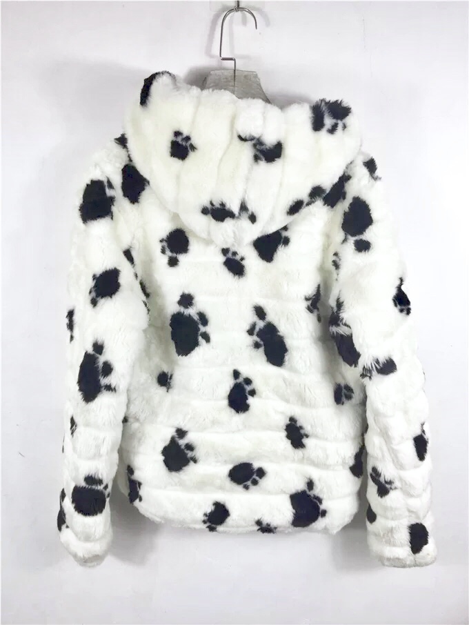 เสื้อกันหนาวฮูท เสื้อขนเฟอร์ฮูท สีขาว แต่งลายเท้าน้องหมา สีดำ แบบสวย ขนนิ่มฟูมากคะ ขาว