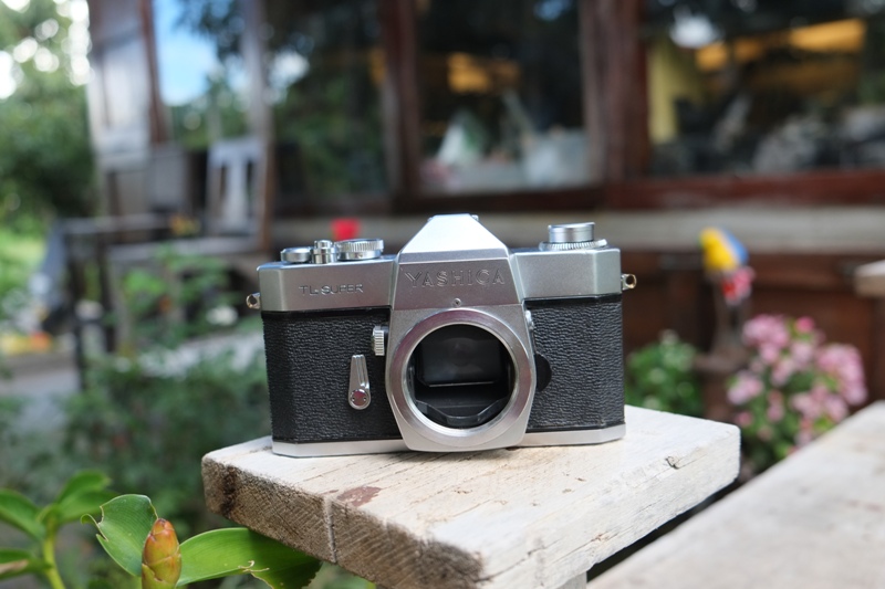 YASHICA TL SUPER