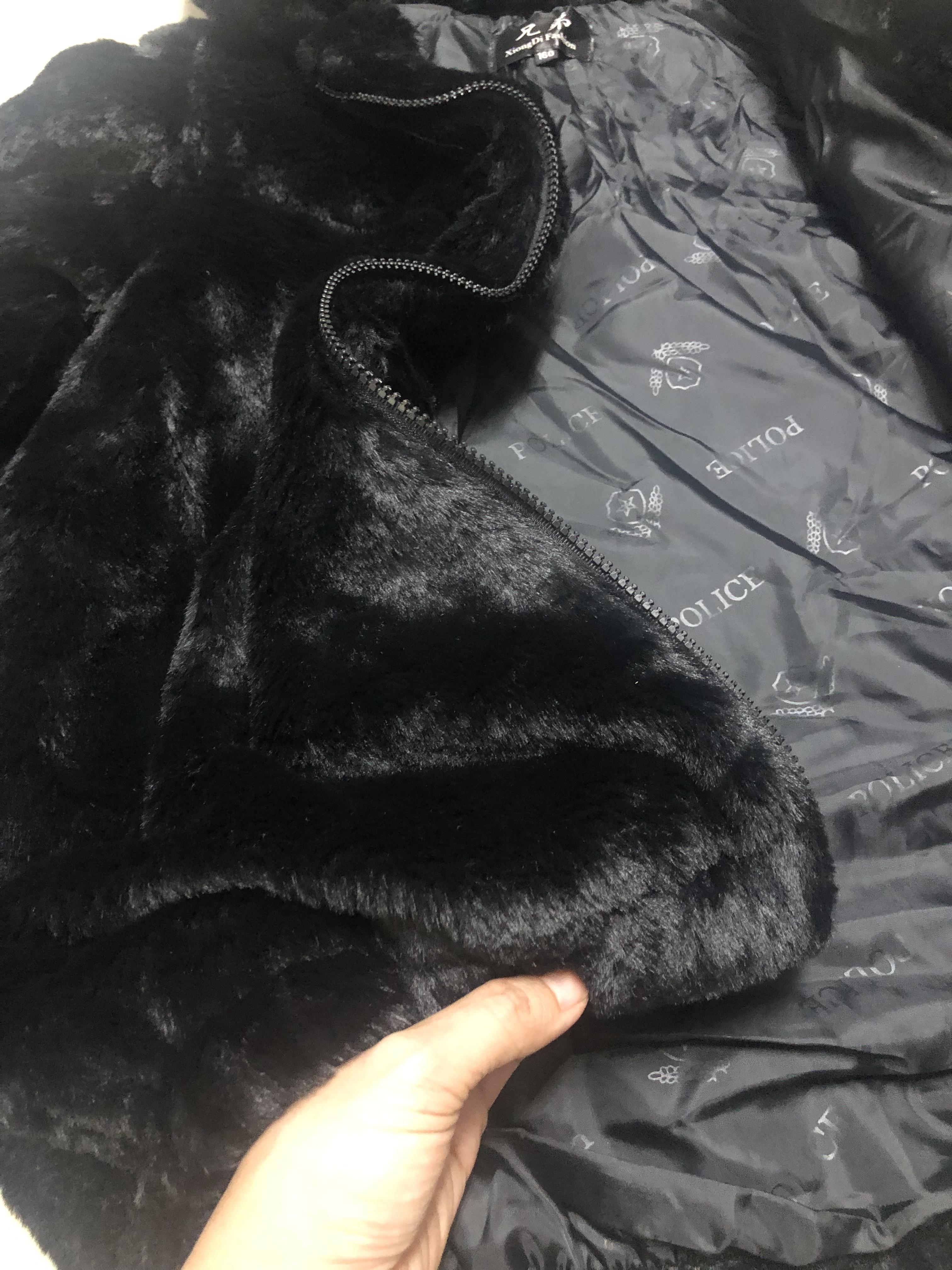 Forever21 เสื้อเฟอร์กันหนาว หมวกฮู้ด เสื้อขน สีดำ (FLUFFY COAT) 兄弟 ขาว