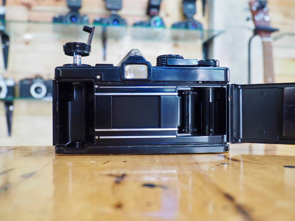 OLYMPUS OM-2