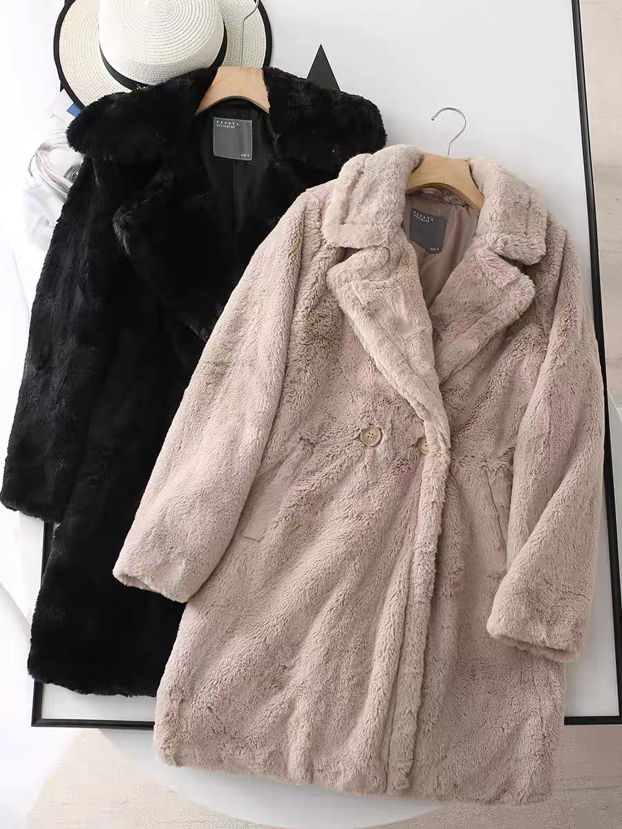 PAPAYA เสื้อโค้ทกันหนาว PAPAYA เสื้อกันหนาว ขนเฟอร์ สีเบจ FLUFFY COAT overcoat โค้ทวูล สีขาวครีม โค้ทขน สีขาวออฟไวท์ แบรนด์ H&M สำเนา เบจ