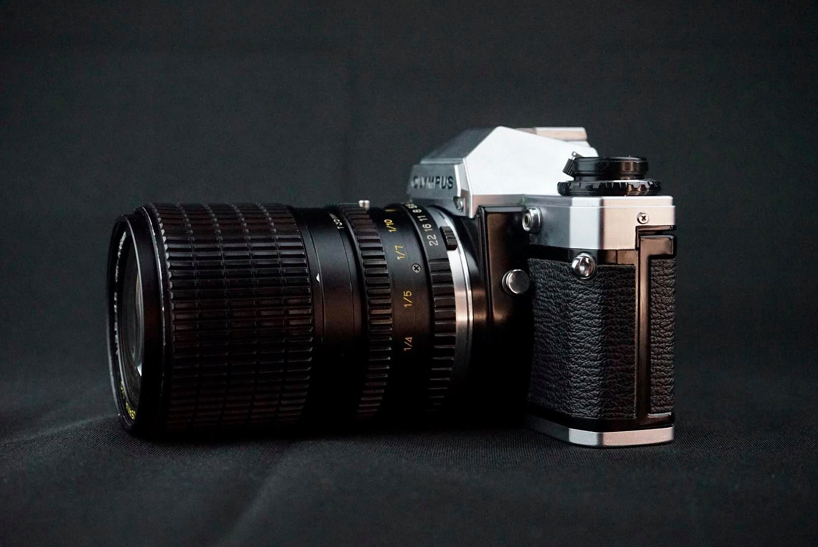 OLYMPUS OM10 OSAWA MC 35-105MM.F3.5-4.5 MACRO