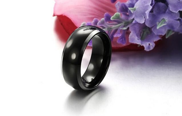 แหวนผู้ชาย แหวนผู้หญิง ใส่ได้ แหวนเกลี้ยง สีดำ เงา แหวนใส่เท่ ๆ แหวน tungsten carbide หนา 8 มิล แหวนวงใหญ่ ของขวัญให้แฟน 157039_1