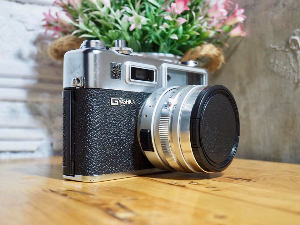YASHICA ELECTRO 35 GS COLOR YASHINON-DX 45MM.1.7