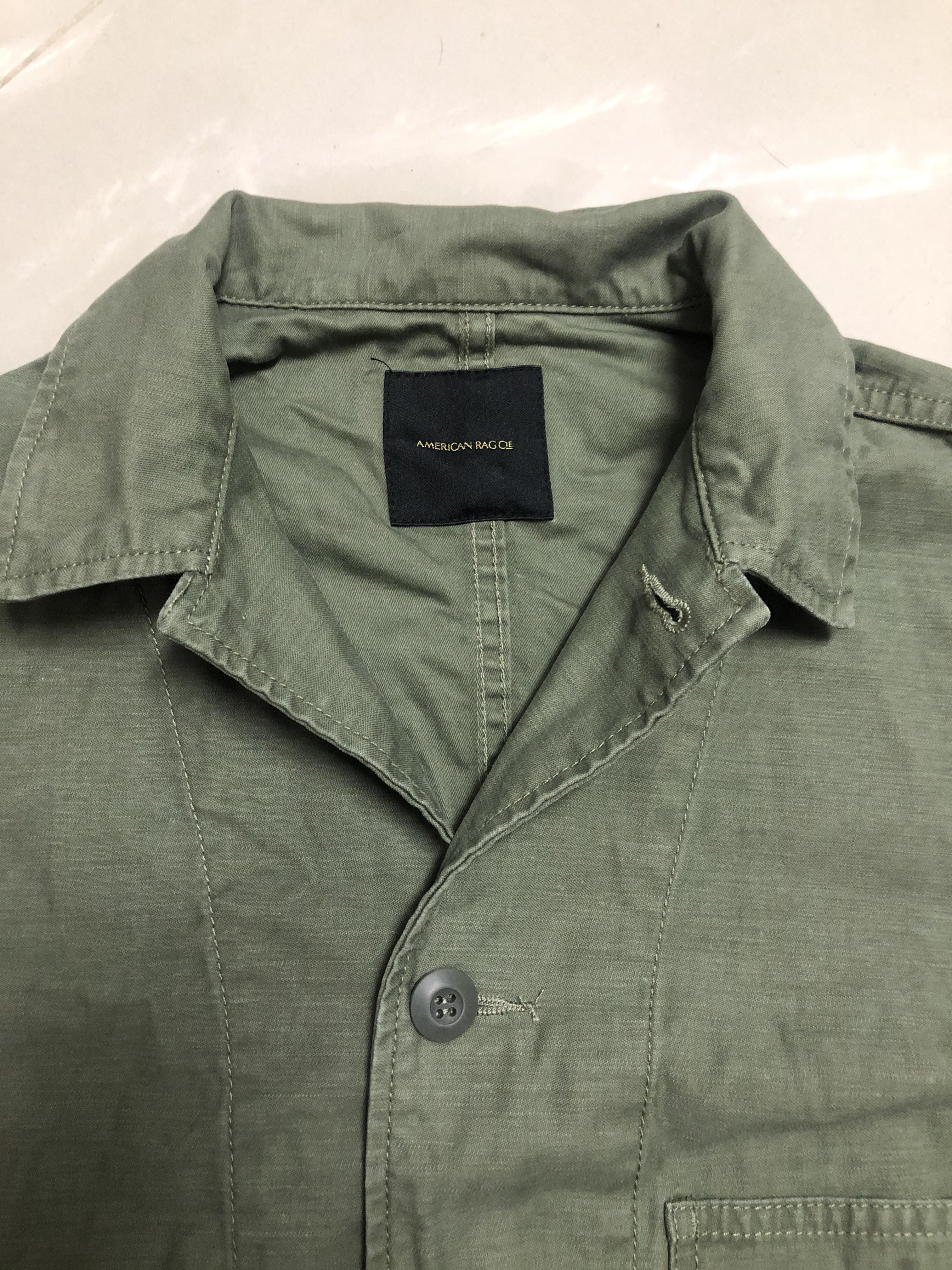 เสื้อนอกเขียวทหาร เสื้อแจ็คเก็ต เสื้อนอก แนวทหาร แบรนด์American Rag cie แพทเทินสวย เท่ห์ มาก คะ สำเนา สำเนา เขียว