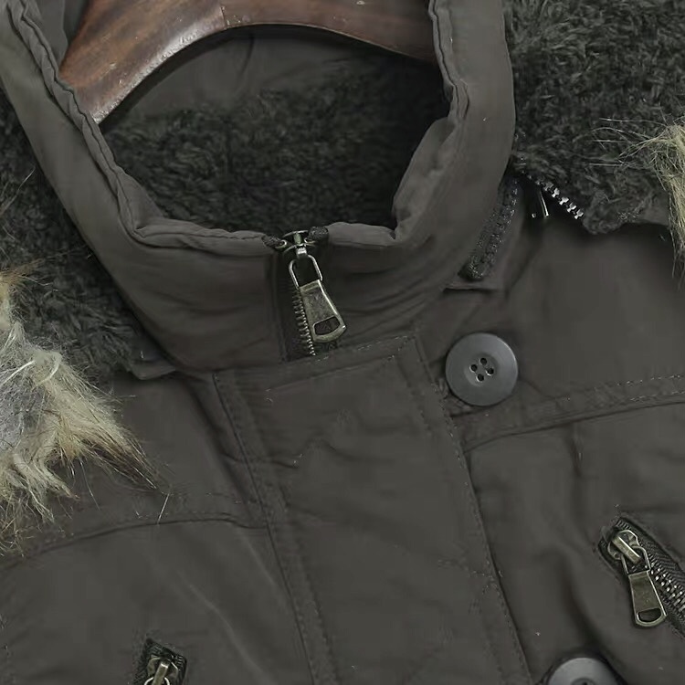 Private pause เสื้อโค้ทฮู้ดกันหนาว เสื้อปาร์กา parka สีเขียว แบรนด์ PRIVATE PAUSE (JAPAN) แต่งเฟอร์ (ฮู้ด& ขนเฟอร์ ถอดได้ทุกชิ้นค่ะ) เขียว