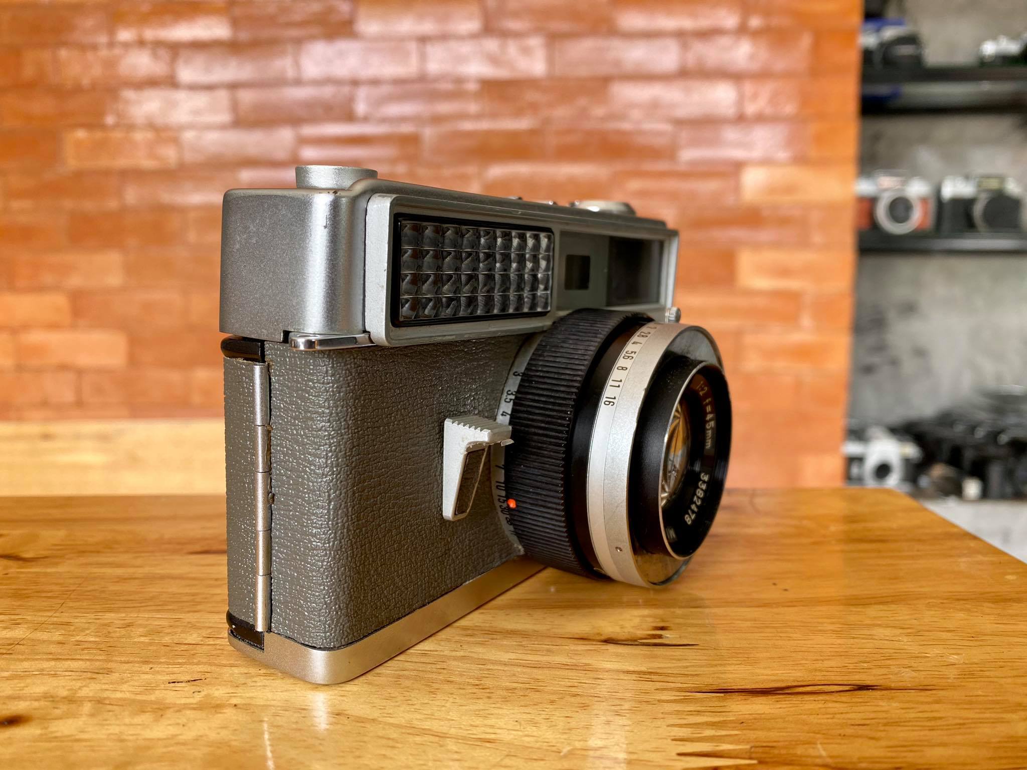 MINOLTA HI-MATIC MINOLTA ROKKOR PF 45MM.F2