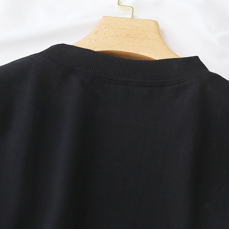เสื้อหนาวไหมพรม สีดำ ลายปักเลื่อม หน้าเสือ FELINE เนื้อผ้ายืด นุ่ม สวย งานญี่ปุ่น sinsay คะ Size L