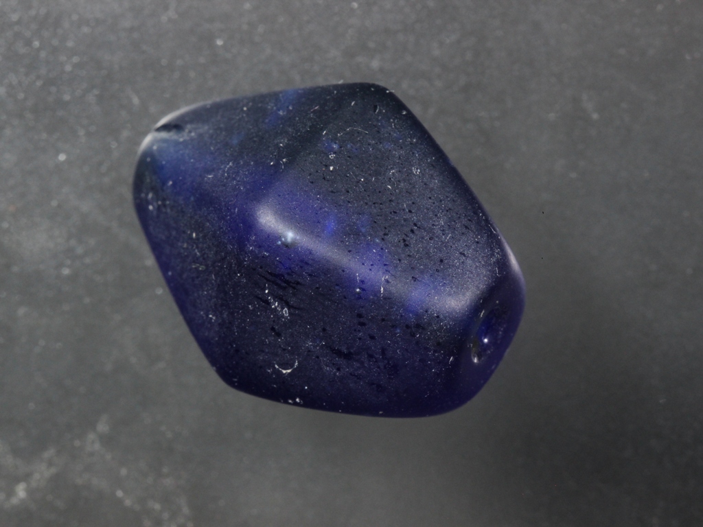 (ขายแล้ว)ลูกปัดบ้านเชียง น้ำเงิน มะเฟื่องใหญ่