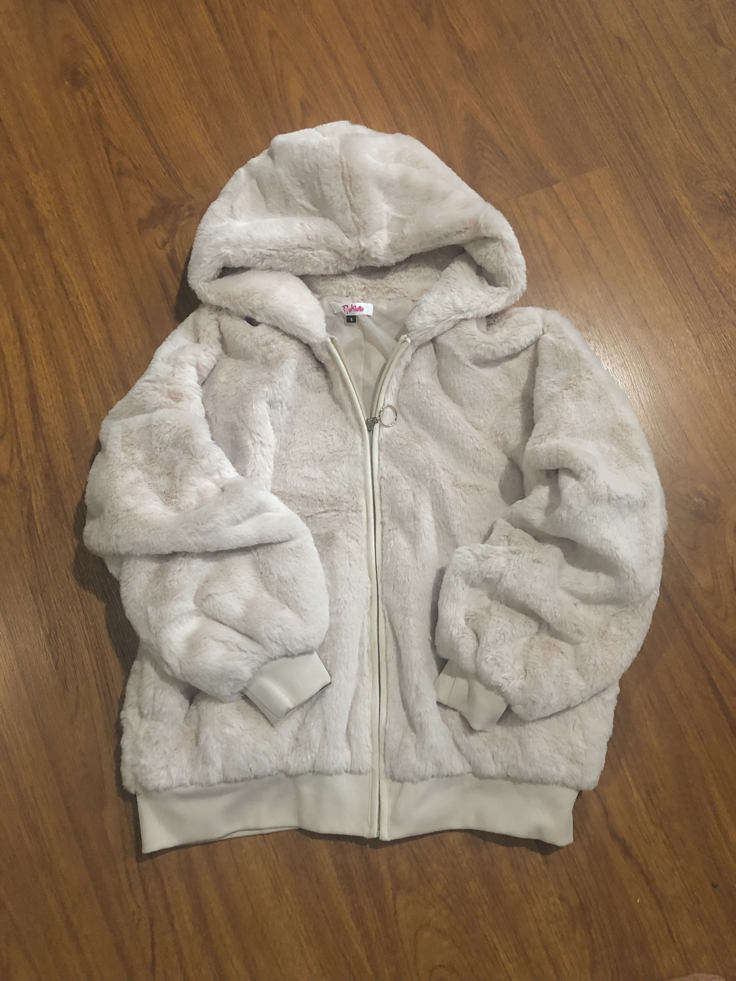 Pink latte เสื้อเฟอร์กันหนาว หมวกฮู้ด เสื้อขน (FLUFFY COAT ) แบรนด์ Pink latte