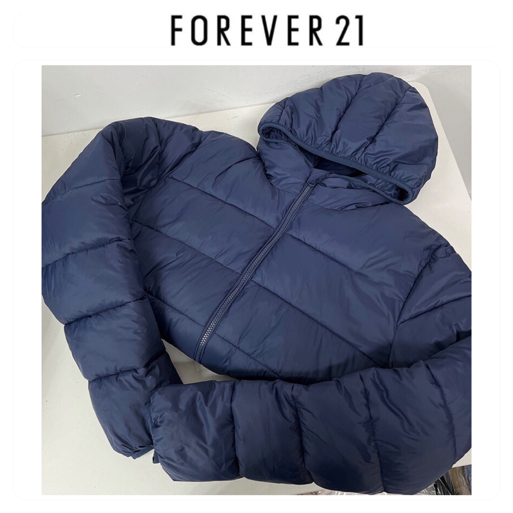 Forever21 เสื้อกันหนาว ติดฮูท เสื้อบอมเบอร์ บุนวมอุ่น แบรนด์ Forever21 / Men's Black Lightweight Puffer Jacket น้ำเงิน