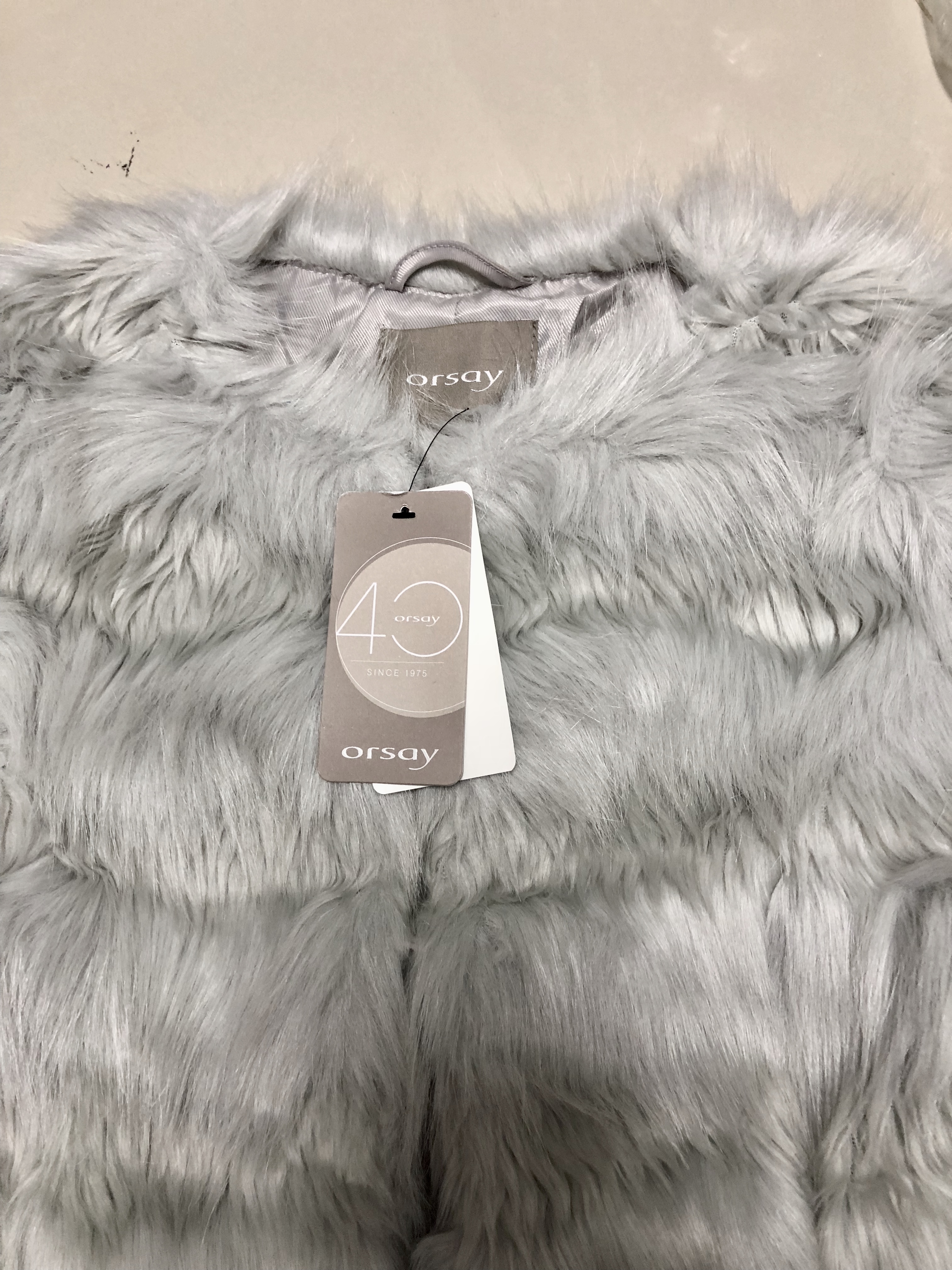 Orsay เสื้อคลุม เสื้อขนสัตว์ สีเทาอ่อน เนื้อขนฟู เนียนลื่น สวยหรู แบรนด์เนม ORSAY From German แท้100% SIZE S/M/L เทาอ่อน