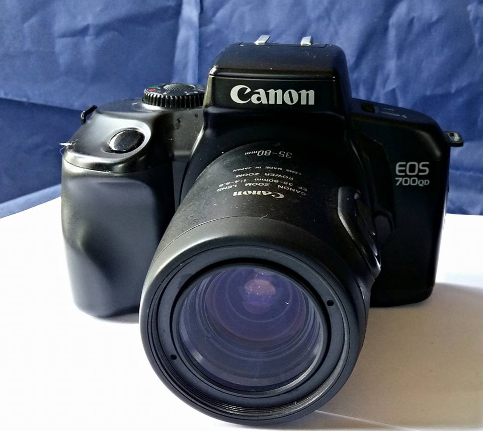 CANON EOS 700QD CANON ZOOM LENS EF35-80MM.F4-5.6