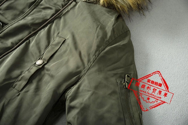 Private pause เสื้อโค้ทฮูท กันหนาว Parka สีดำ เนื้อผ้าไนล่อนสังเคราะห์ แบรนด์ Private pause แต่งขนเฟอร์ ซับขนอุ่นด้านใน เฟอร์สวย พริ้วมากคะ (ขนเฟอร์ถอดได้คะ) งานสวย บุนวมอุ่น ใส่ติดลบได้เลยคะ Size XS/S/M/ L/XL/XXL สำเนา ดำ