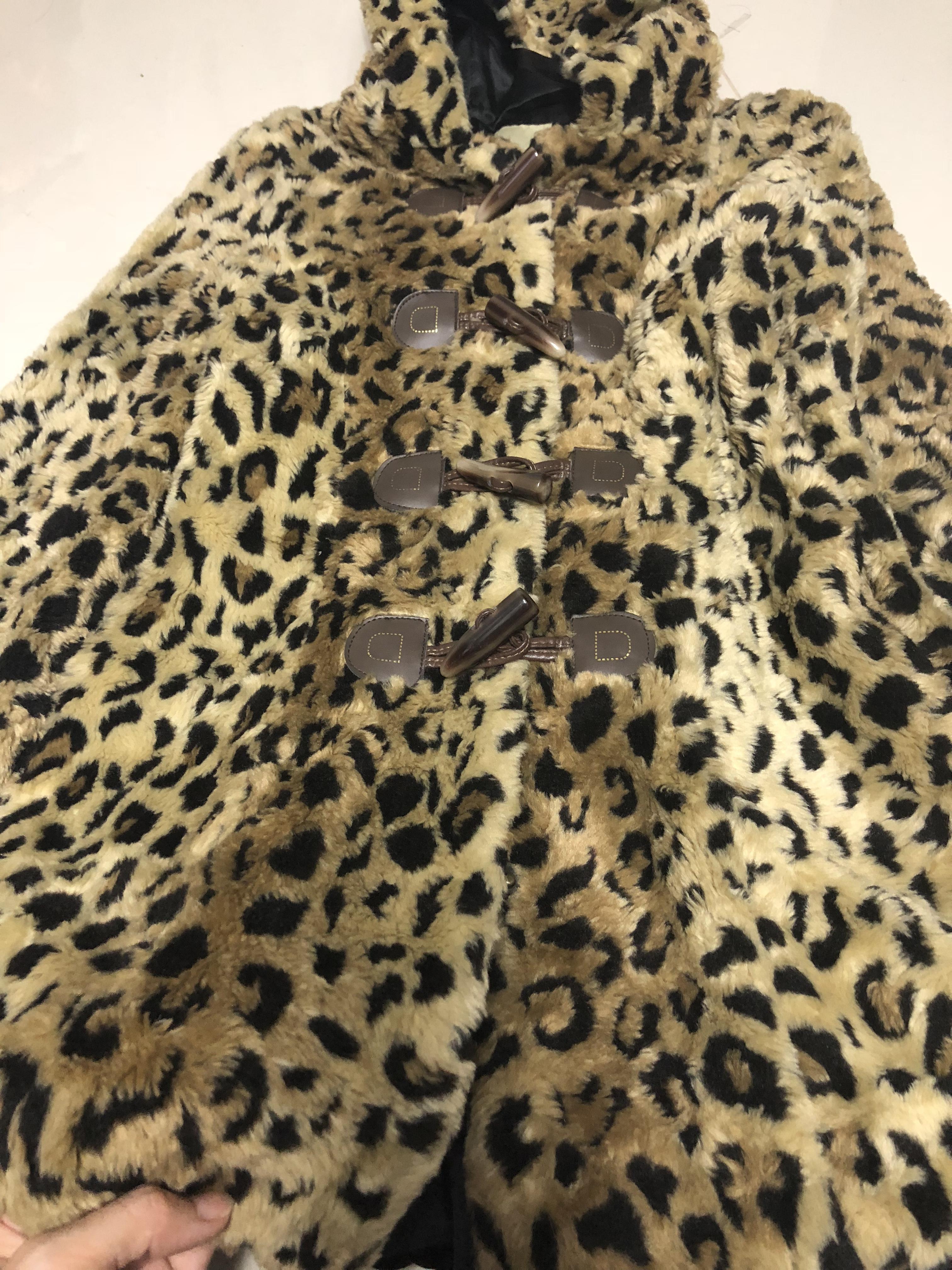 Etam เสื้อกันหนาว ฮูท เสื้อกันหนาวแต่งขน ลายเสือ แบรนด์เนมETAM แท้ งานสวย เนื้อขนนุ่ม หรู มากคะ size S/M ลายเสือ