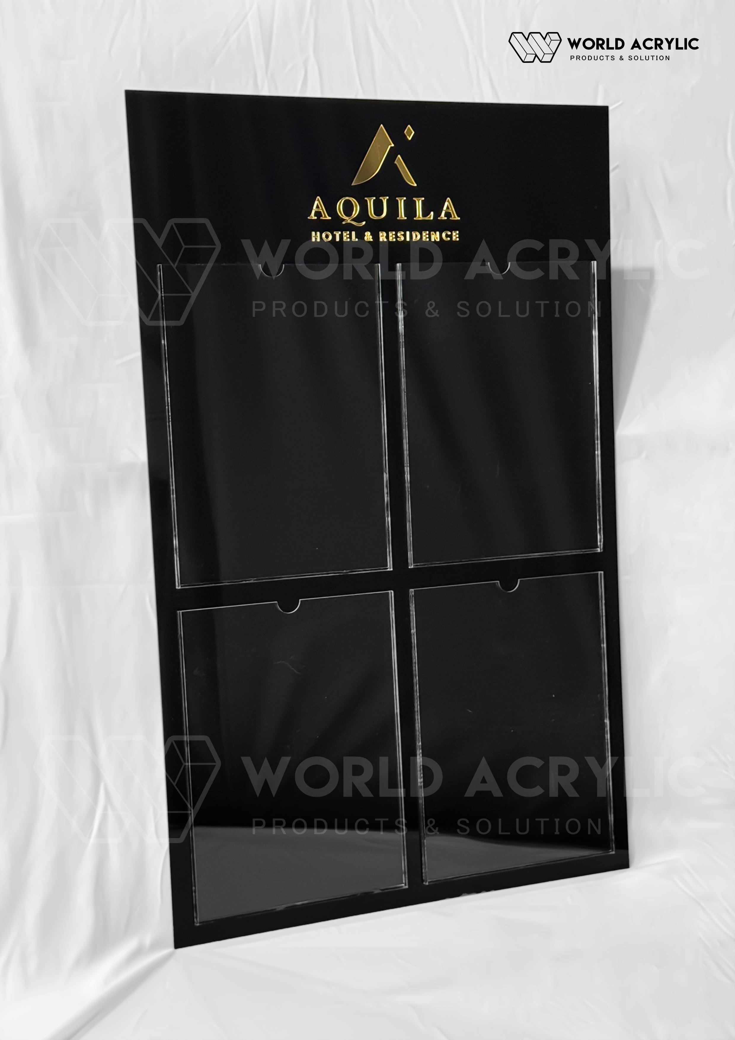 บอร์ดประกาศ A4 (4 ช่อง) พื้นหลังสีดำ พร้อมเลเซอร์โลโก้ไดคัท ตามแบบของลูกค้า