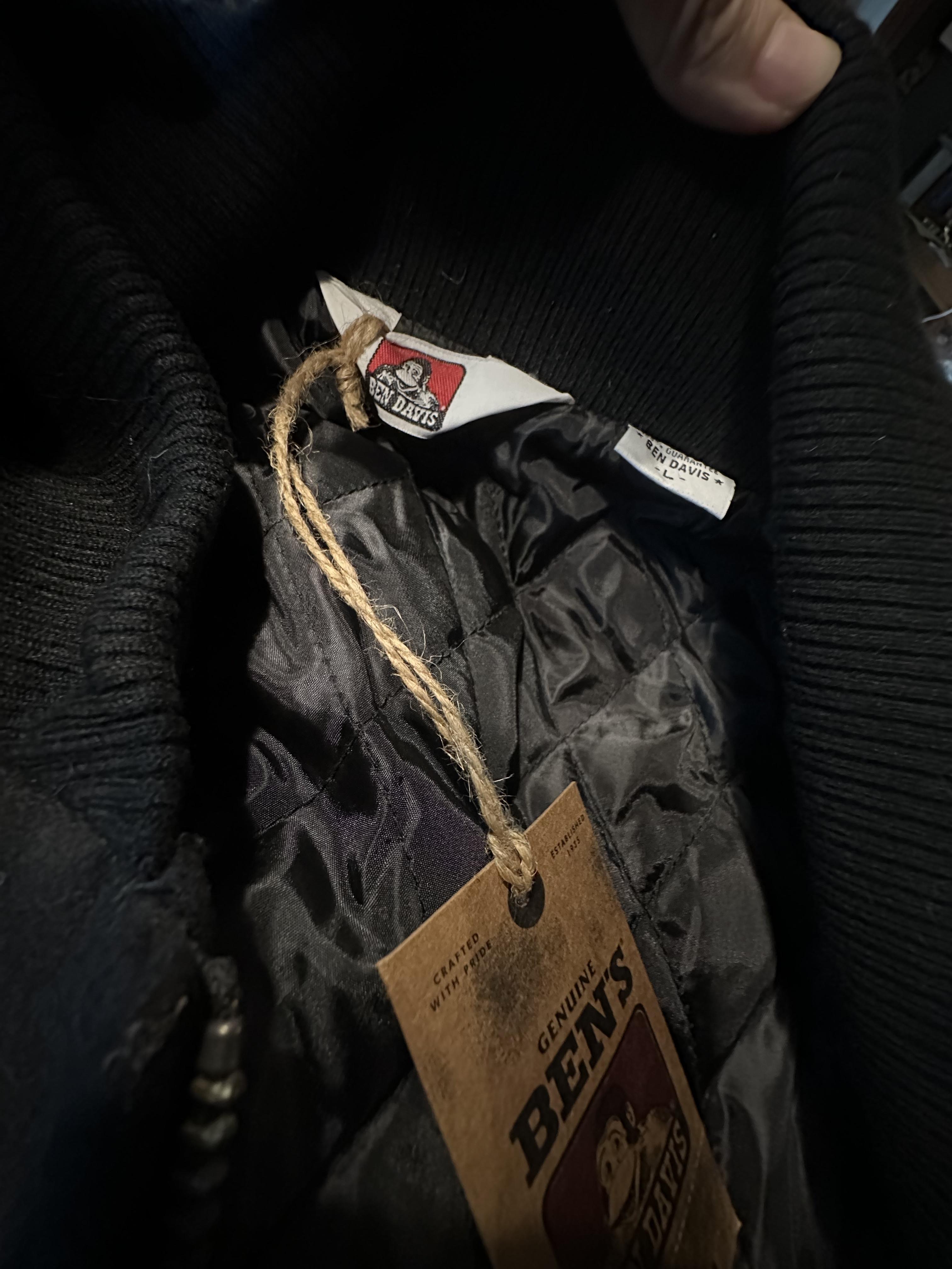 Ben davis เสื้อนอก เสื้อแจ็คเก็ต ผู้ชาย แบรนด์ Ben davis แท้ สีดำ เนื้อสักหลาด กันหนาว งานแท้ สวย เท่ห์ มาก คะ Size L/XL/XXL สำเนา สำเนา สำเนา ดำ