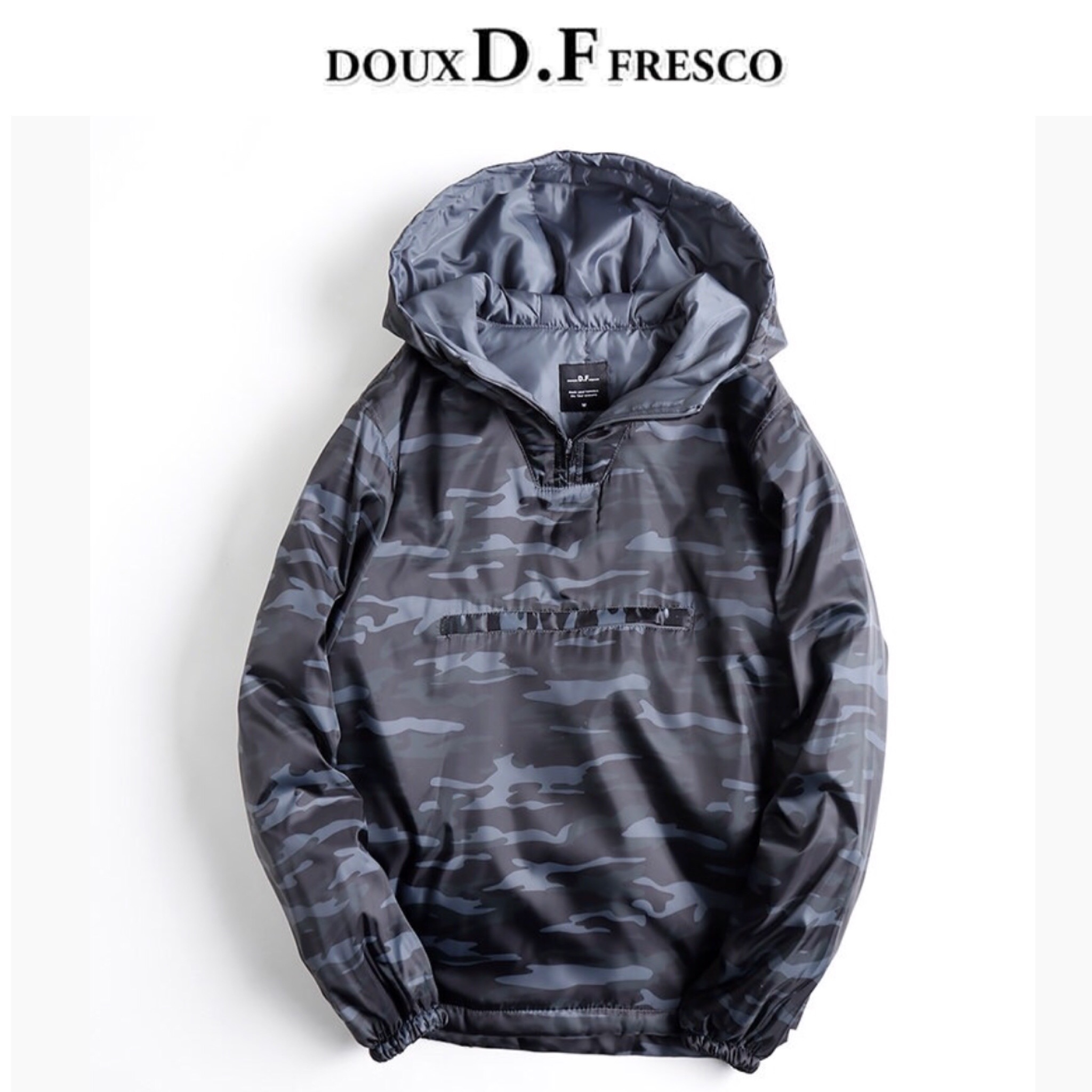 doux d.f fresco(Japan) เสื้อแจ็คเก็ต เสื้อคลุมฮูท ทหาร ลายพรางเทาดำ แบรนด์ doux d.f frescoเนื้อผ้าร่ม กันน้ำ รองซับด้านในอย่างดี แบรนด์ งานสวยแนวๆคะ size M/L/XL ลายพราง