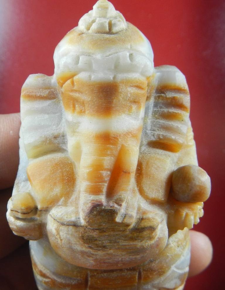 พระพิฆเนศไม้กลายเป้นหินยืน