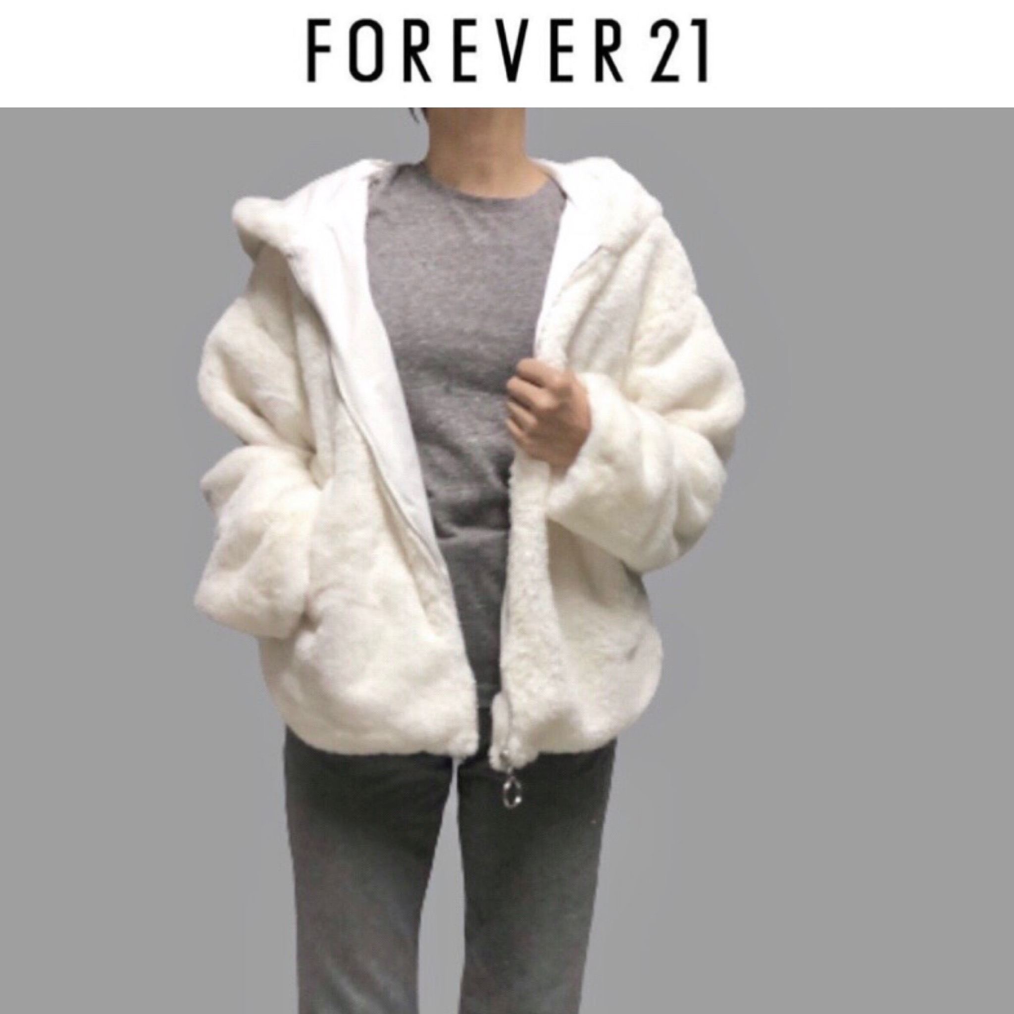 Forever21 เสื้อเฟอร์กันหนาว หมวกฮู้ด เสื้อขน แบรนด์ forever21 (FLUFFY COAT) ขาว