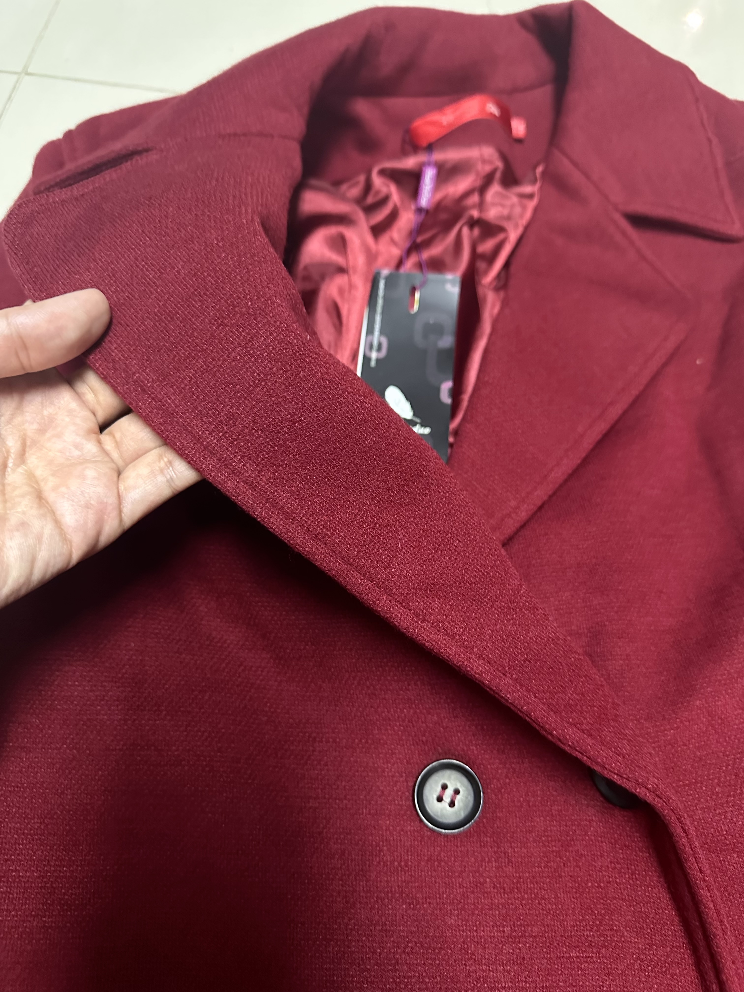 เสื้อโค้ท เสื้อกันหนาว เนื้อผ้าสักหลาดวูล สีแดงไวน์ แบรนด์