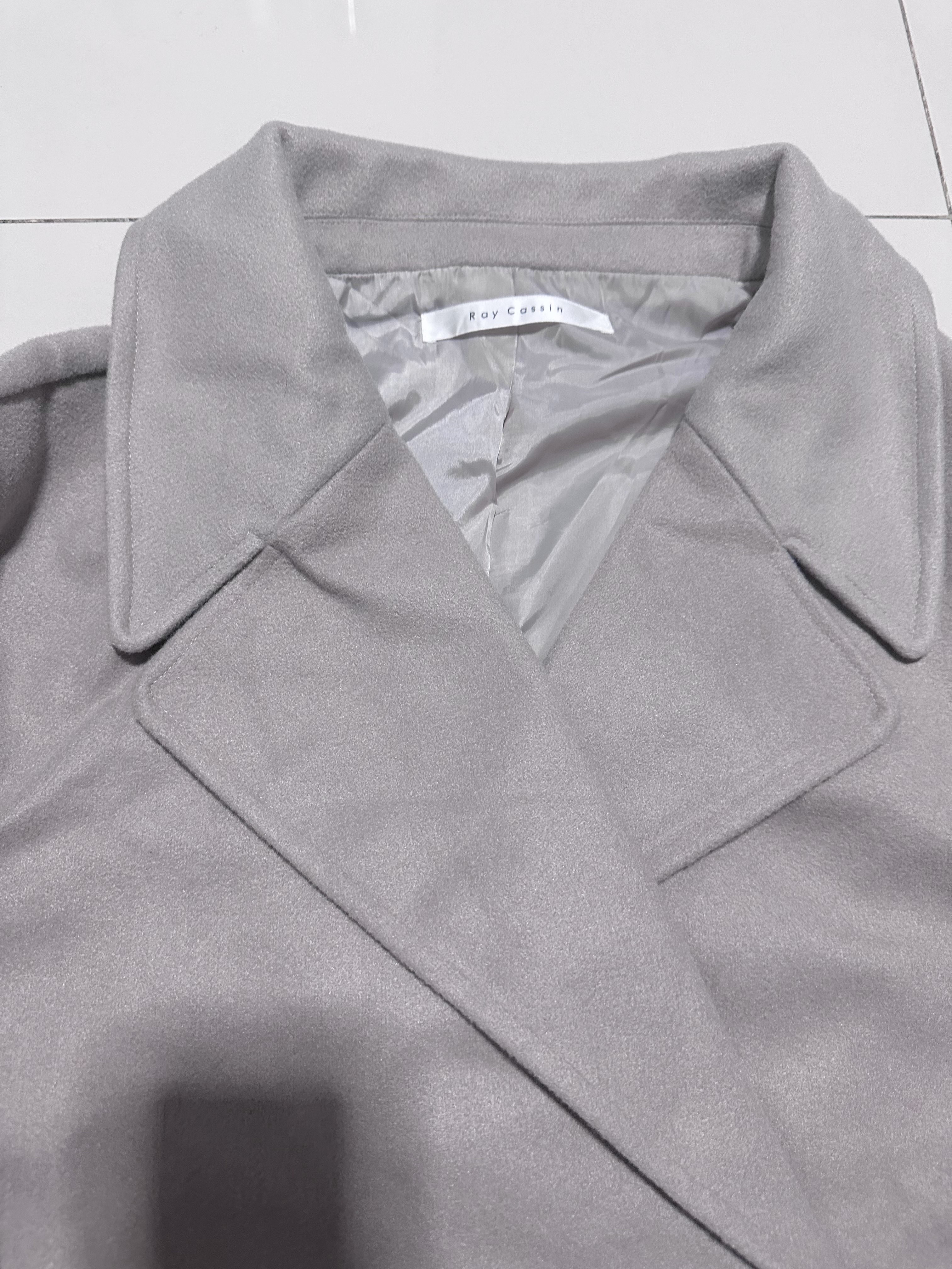 เสื้อโค้ทวูล Trench coat เสื้อโค้ทเฟอร์ โค้ทสักหลาดสีเทาอ่อน แบรนด์ RAY CASSIN
