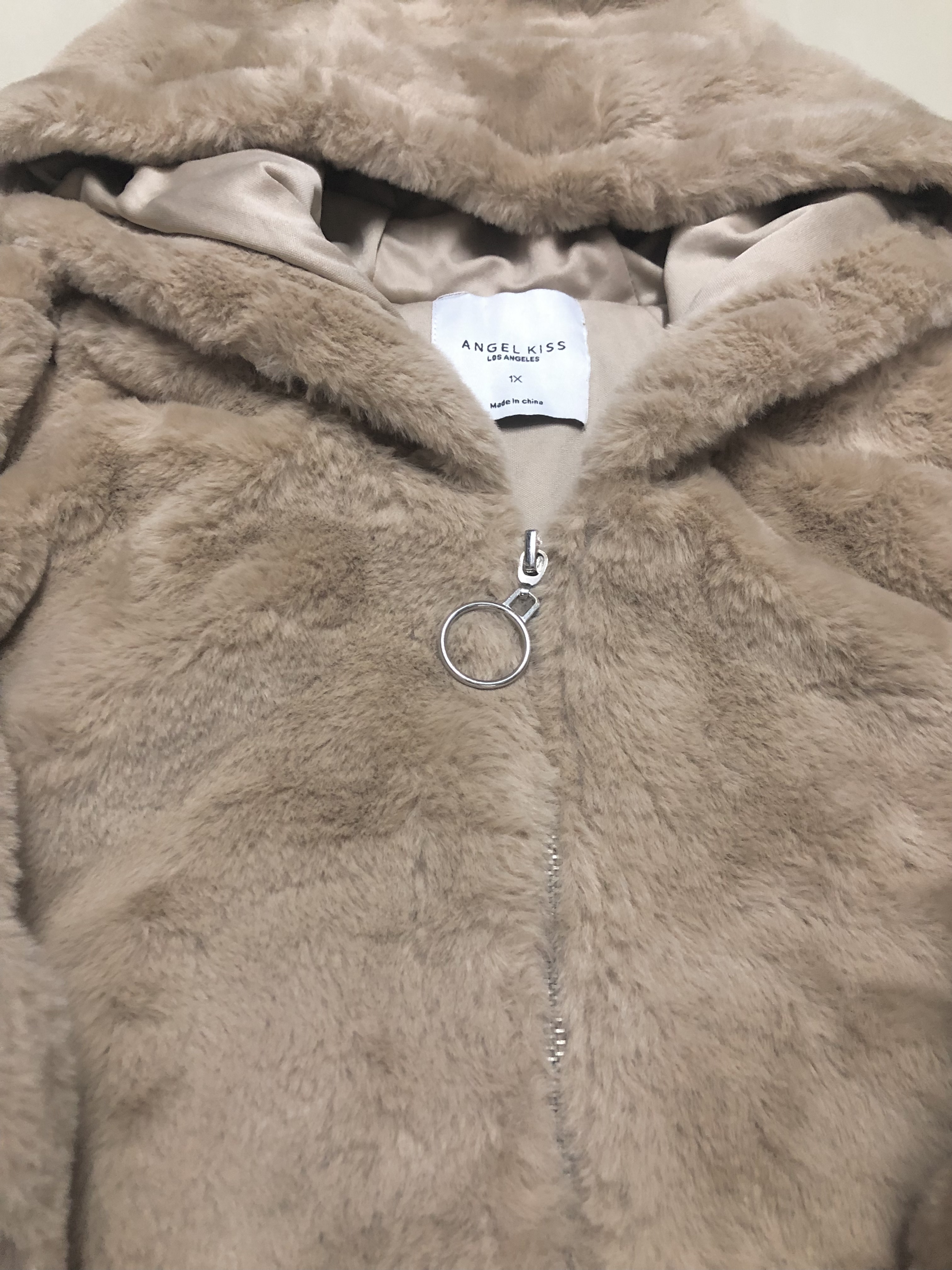 Angel kiss เสื้อเฟอร์กันหนาว หมวกฮู้ด เสื้อขน แบรนด์ ANGEL KISS (FLUFFY COAT) สำเนา น้ำตาลนู้ด