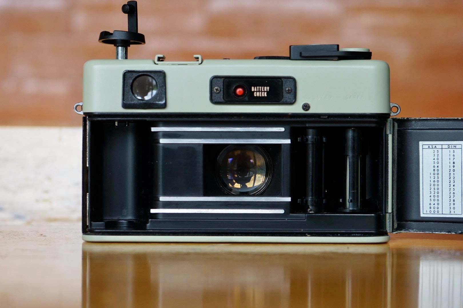 YASHICA ELECTRO 35GT YASHICA COLOR-YASHINON DX 45MM.F1.7