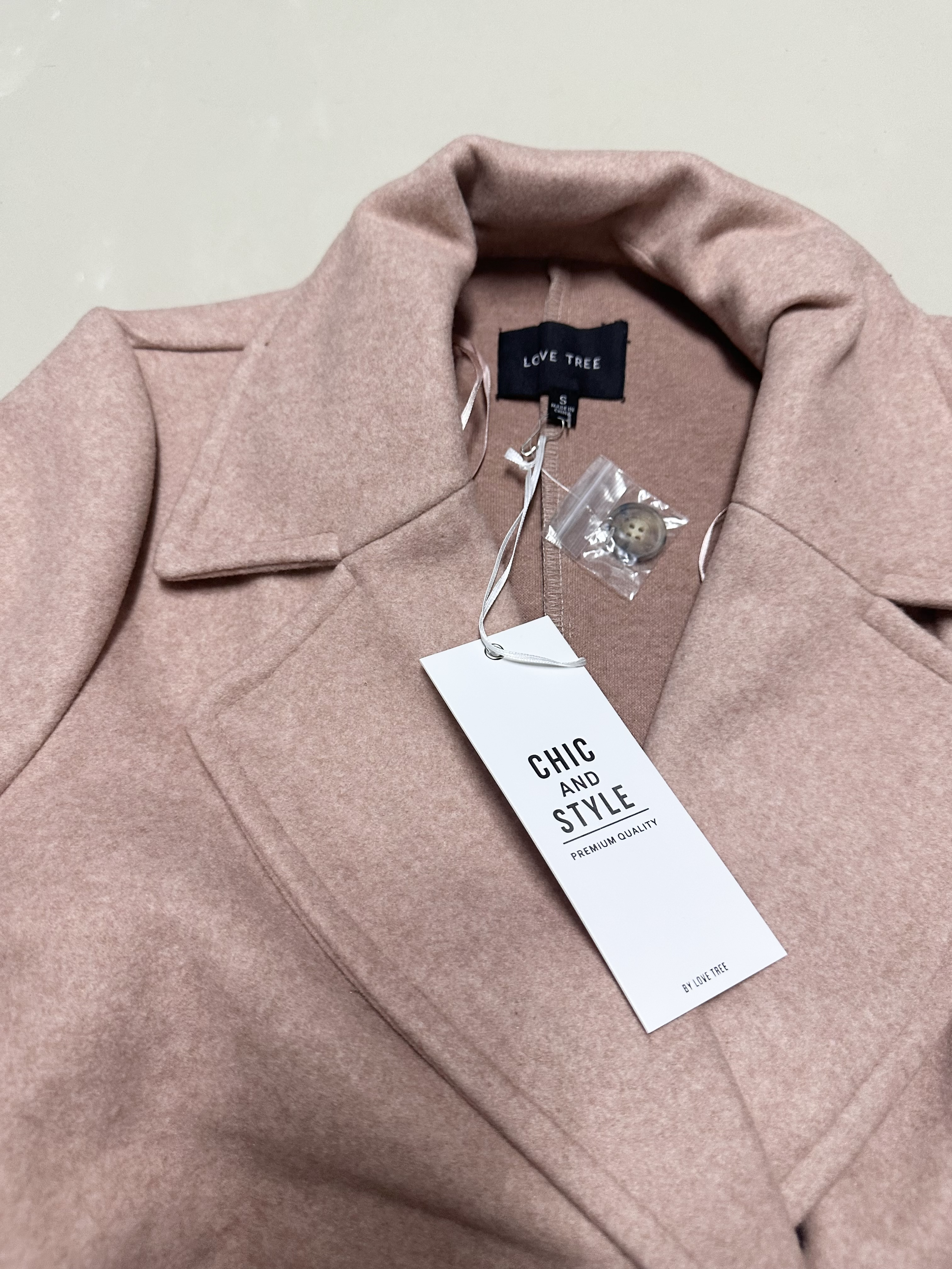 เสื้อโค้ท เสื้อกันหนาว เนื้อผ้าวูล โค้ทวูล สีเทา แบรนด์ LOVE TREE