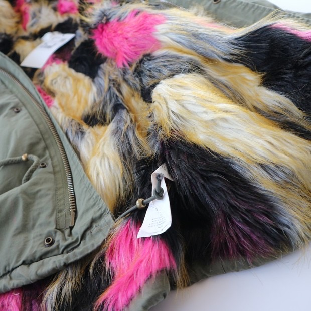 Chic &Jeune Parisi เสื้อโค้ท โค้ทฮูท กันหนาว เสื้อparka ฮูท กันหนาวสีเขียว แบรนด์ Chic &Jeune Paris แต่งเฟอร์ (ขนเฟอร์ถอดได้ค่ะ) ซับขนอุ่นสีcolorful งานสวย มากคะ Size XS/S/M/L/2L/3L สำเนา เขียว เฟอร์