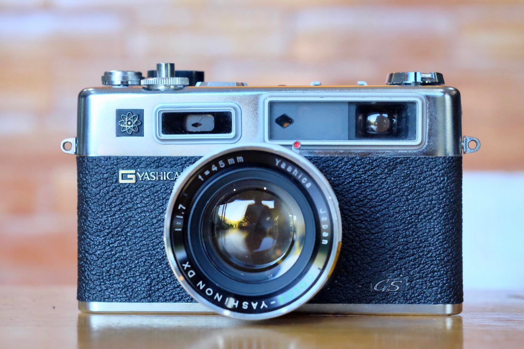 YASHICA ELECTRO 35 GS COLOR YASHINON-DX 45MM.1.7