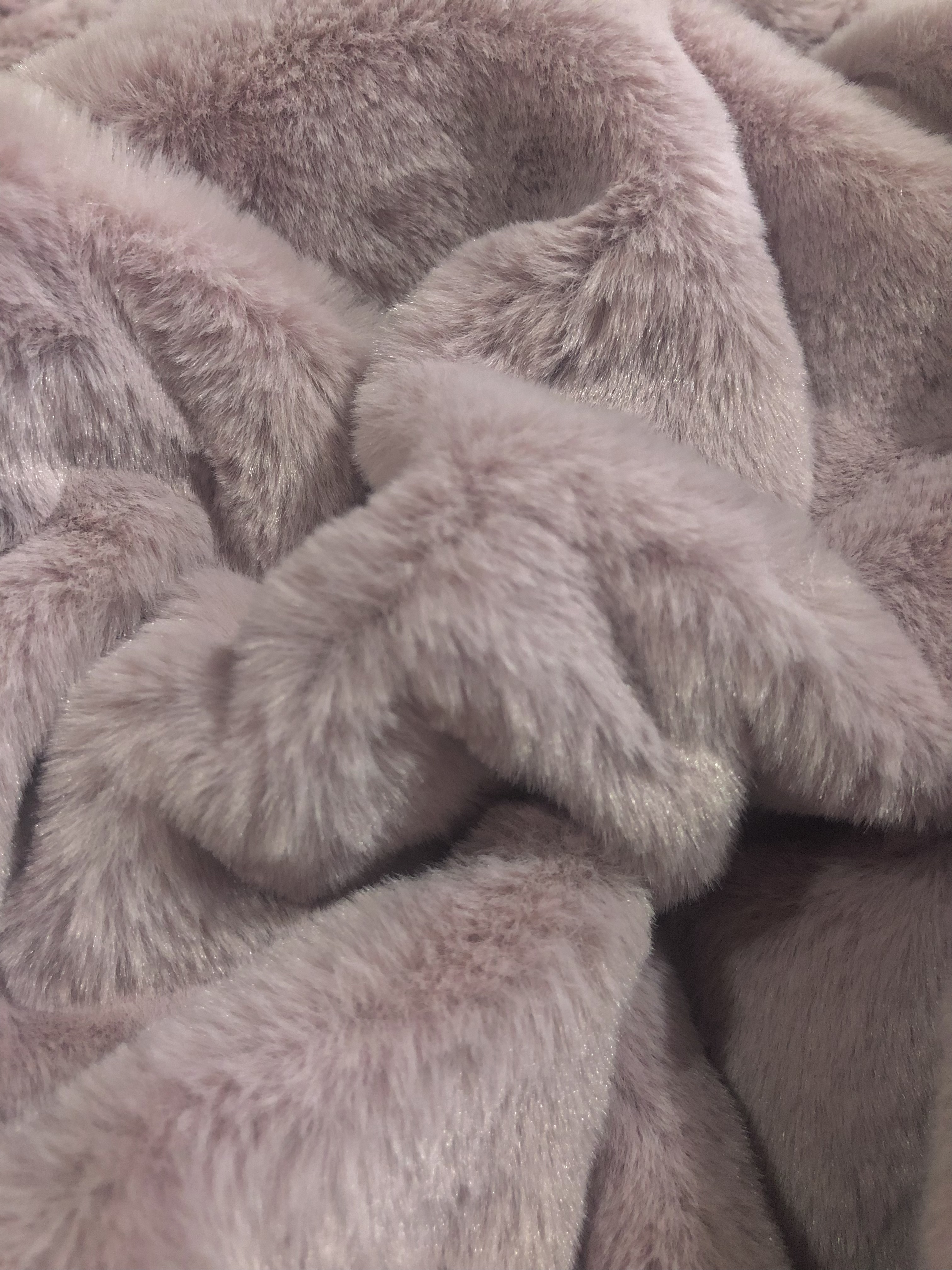 Pink latte เสื้อเฟอร์กันหนาว หมวกฮู้ด เสื้อขน (FLUFFY COAT ) แบรนด์ Pink latte