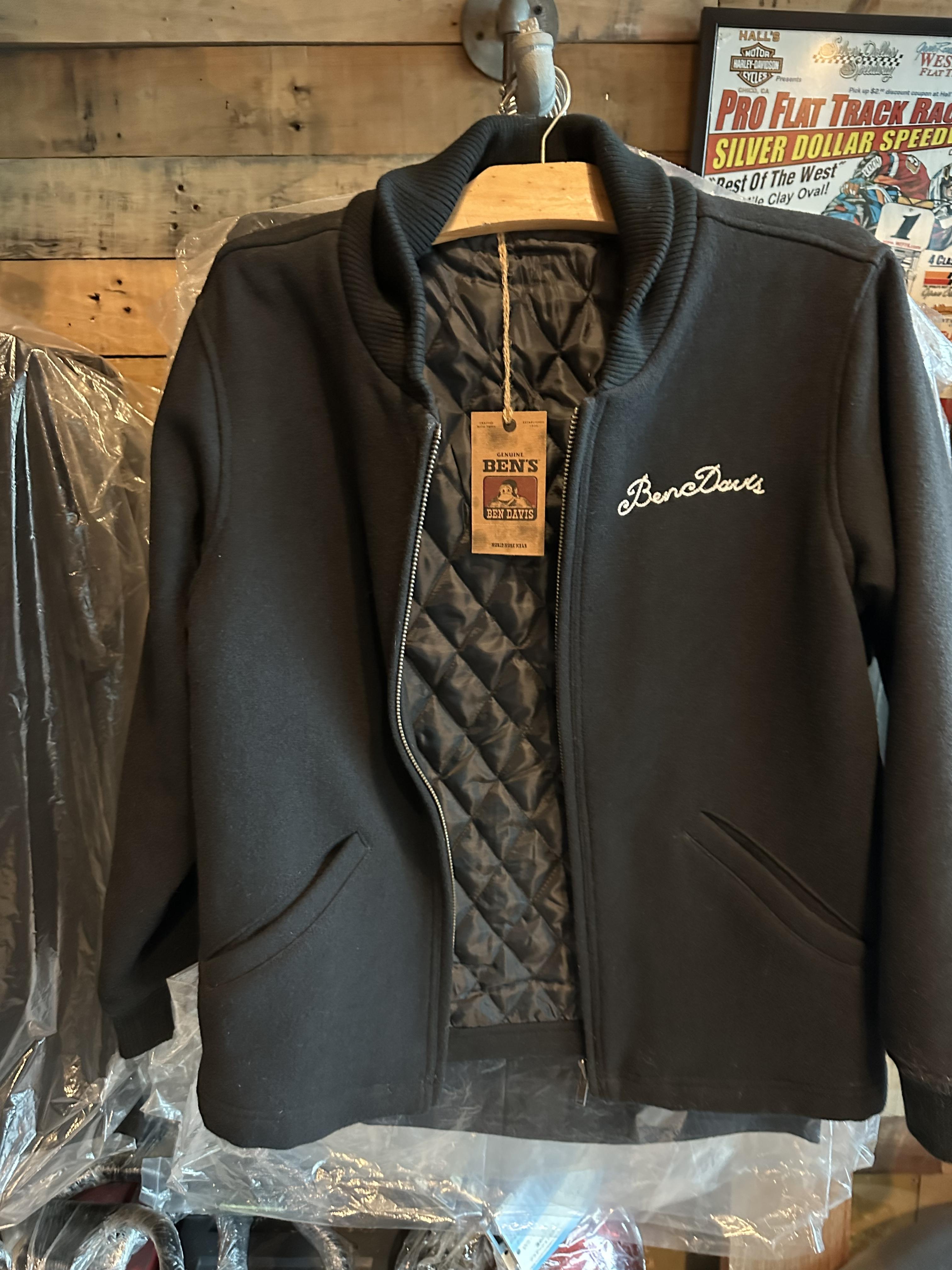 Ben davis เสื้อนอก เสื้อแจ็คเก็ต ผู้ชาย แบรนด์ Ben davis แท้ สีดำ เนื้อสักหลาด กันหนาว งานแท้ สวย เท่ห์ มาก คะ Size L/XL/XXL สำเนา สำเนา สำเนา ดำ