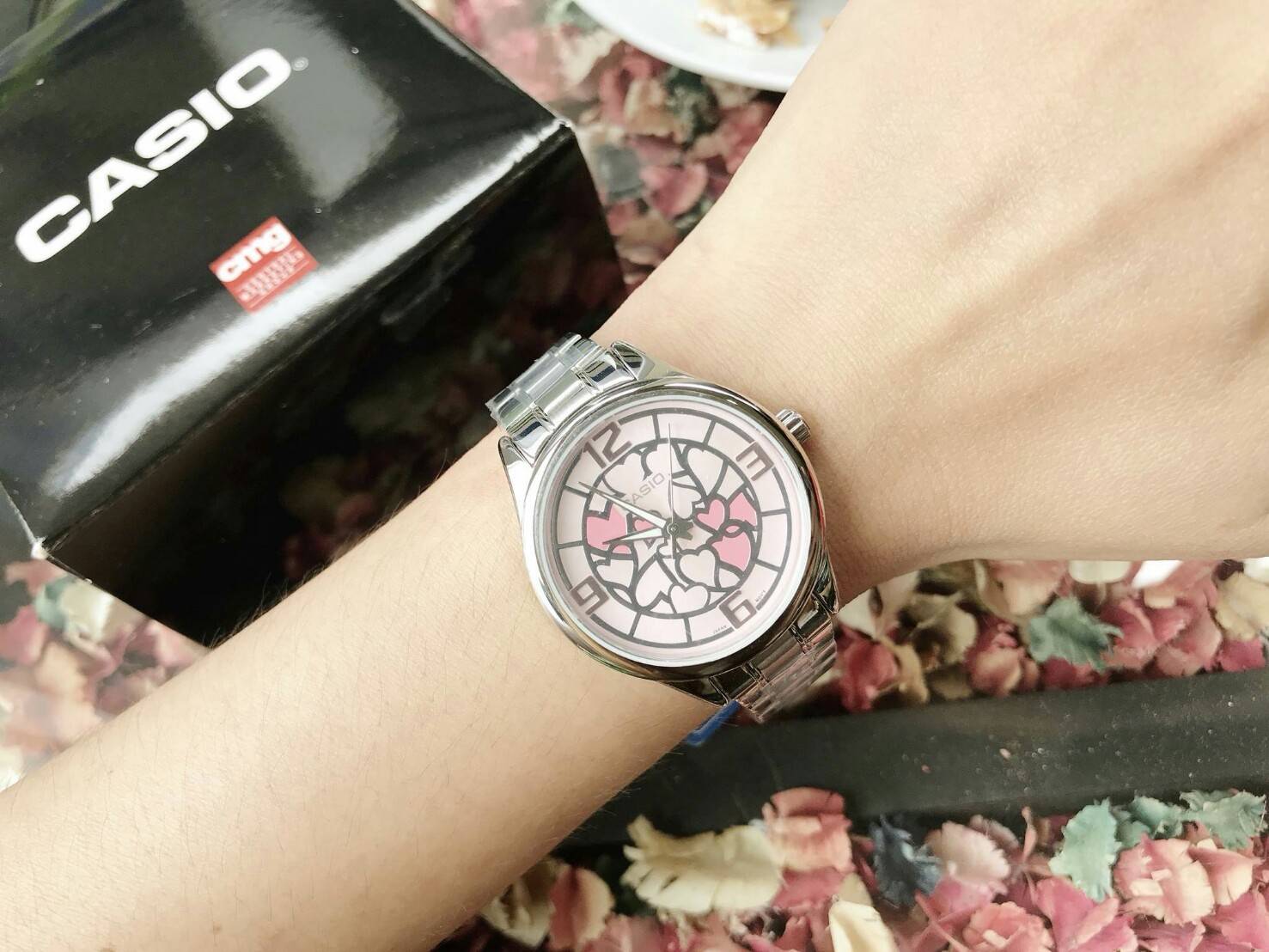 CASIO นาฬิกาคาสิโอ นาฬิกาข้อมือ นาฬิกากันน้ำ นาฬิกาของแท้ ประกันศูนย์ CMG 1 ปี รุ่น LTP-E128D-4A นาฬิกาสีเงิน