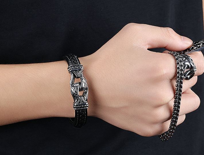 สร้อยข้อมือ กำไลข้อมือ ผู้ชาย แบบร็อค พั้งค์ กำไลข้อมือ หนังแท้ ผสม สแตนเลสแท้ ระบบล็อค แม่เหล็ก 571622
