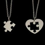 สร้อยคอคู่รัก สร้อยคอ พร้อมจี้ หัวใจ เป็น จิ๊กซอว์ ถอดประกบ เป็นคู่ ของขวัญ แทนใจให้แฟน ยอดนิยม 695698