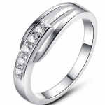 แหวนเงิน แหวนผู้หญิง แหวนหมั้น แหวนแต่งงาน ฝังเพชร CZ AAA ดีไซน์ เป็น 3 ง่าม แหวนเพชร ใส่ออกงาน ของขวัญให้แฟน สุดหรู 107431