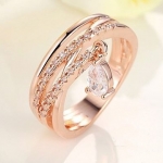 แหวนทอง ฝังเพชร CZ AAA แหวนทอง Rose Gold ห้อย เพขร เม็ดใหญ่รูปหยดน้ำ สวยหรู ใส่ออกงาน มีระดับ แหวนให้แฟน แทนใจ 593887